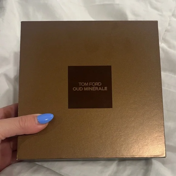 Tom Ford Oud Minérale Gift perfume box! New untouched or sprayed . Unisex - Picture 2 of 3